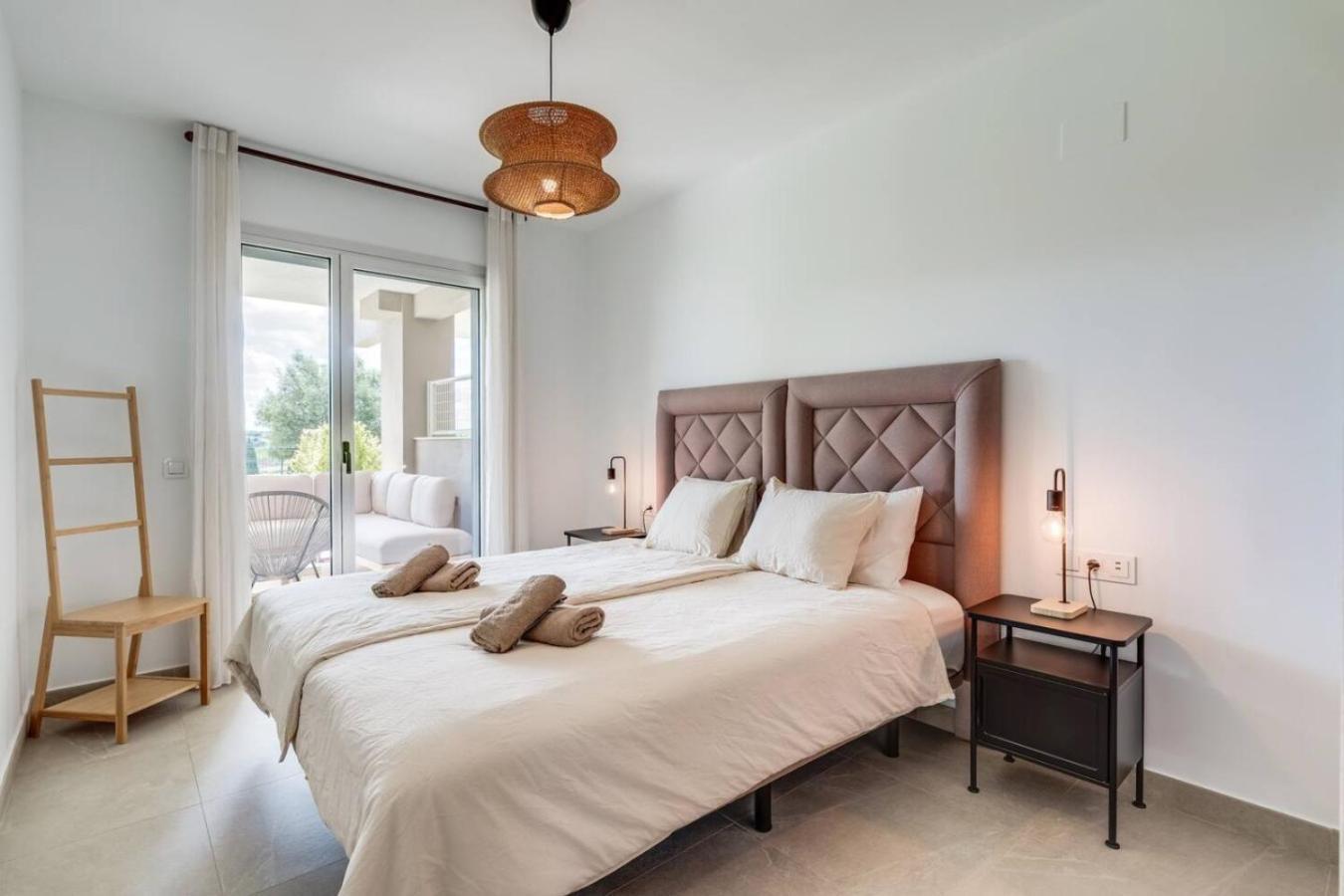 2br Sunny Golf Apt. Tuin Met Golfbaan Uitzicht Estepona