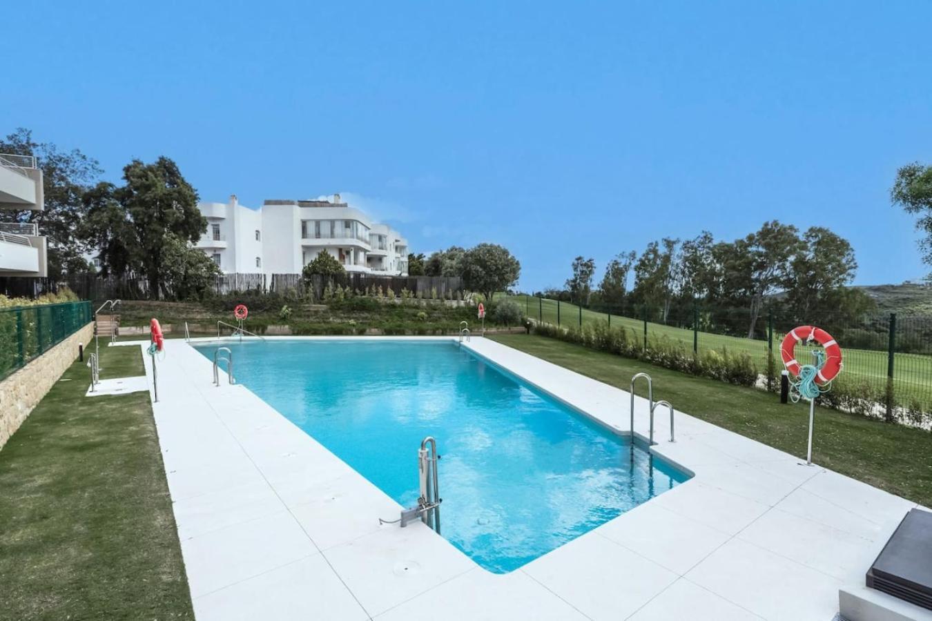 2br Sunny Golf Apt. Tuin Met Golfbaan Uitzicht Lägenhet
